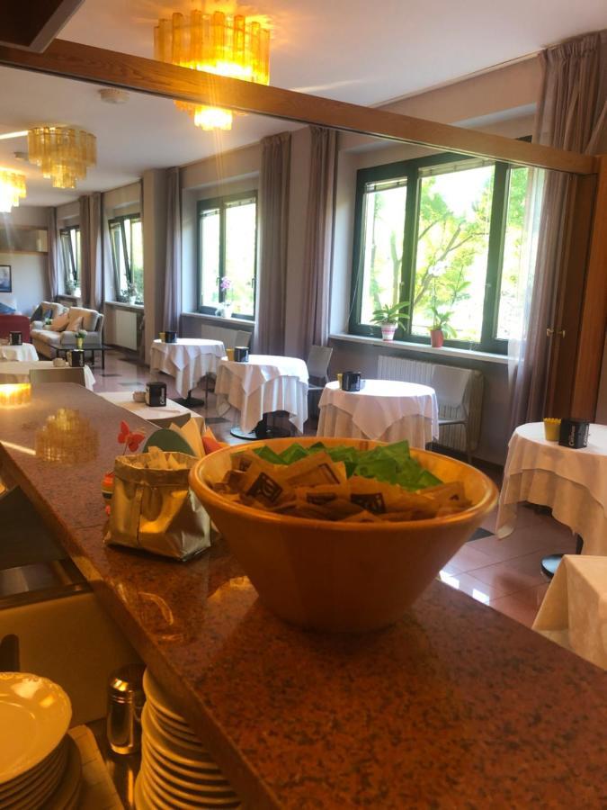 Albergo Casa Dell'Ospite بريشا المظهر الخارجي الصورة
