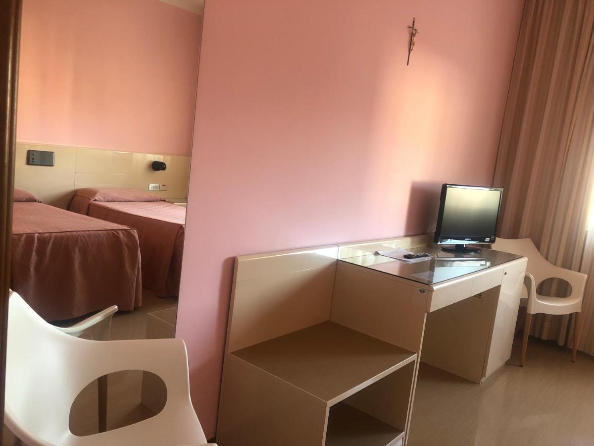 Albergo Casa Dell'Ospite بريشا المظهر الخارجي الصورة